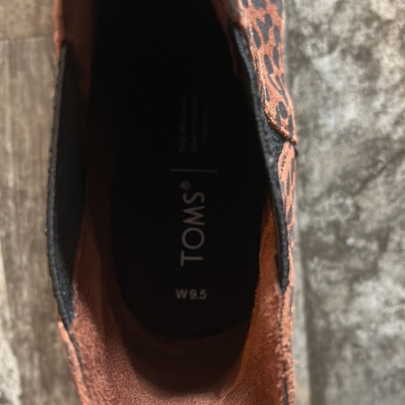 Toms Womens Kelsey Brown Suede Pull On Round Toe Chelsea Boots Shoes NWT - Picture 8 of 9